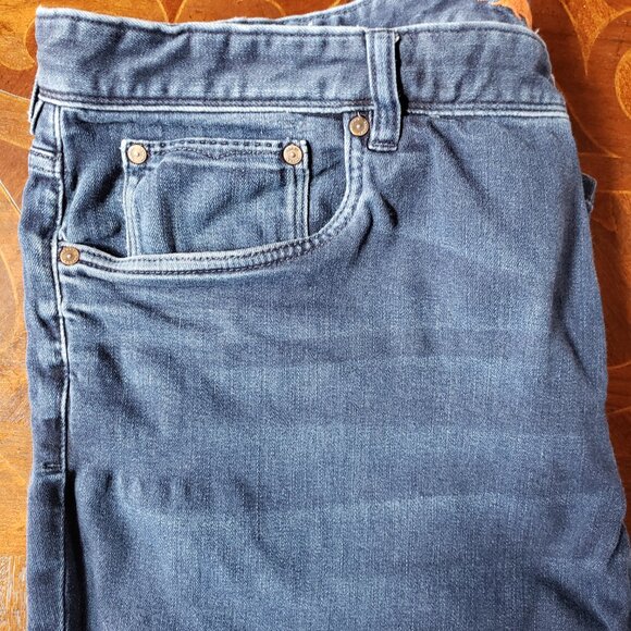 Tommy Bahama Relax Fit Jeans - Size 42x30 - Picture 12 of 12